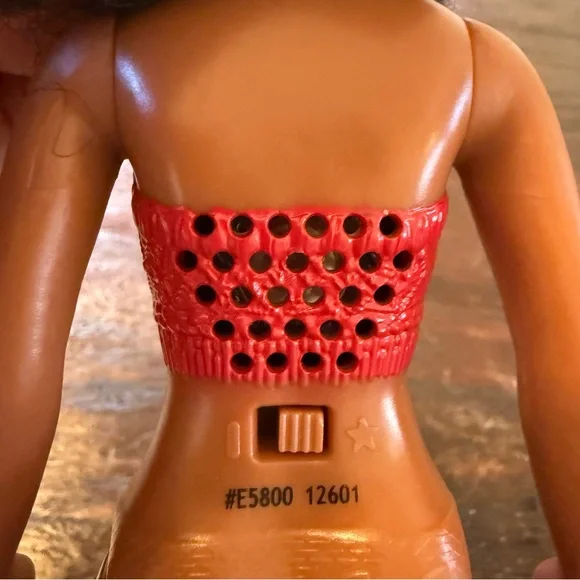 Disney Singing Original Moana Fashion Doll - Picture 10 of 10